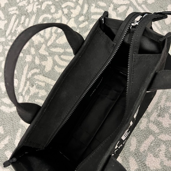 Marc Jacobs Black Messenger Bag - Picture 3 of 6
